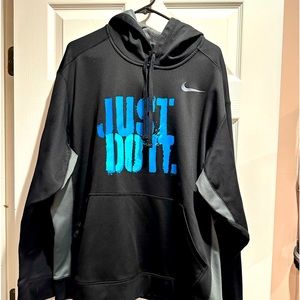 Men’s Nike hoodie - therma fit